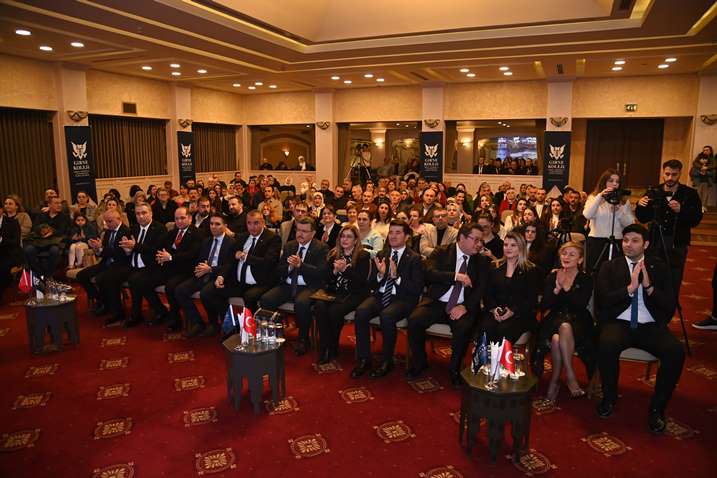 df4da2e1-4e71-48fa-9354-a8e336c6ad24