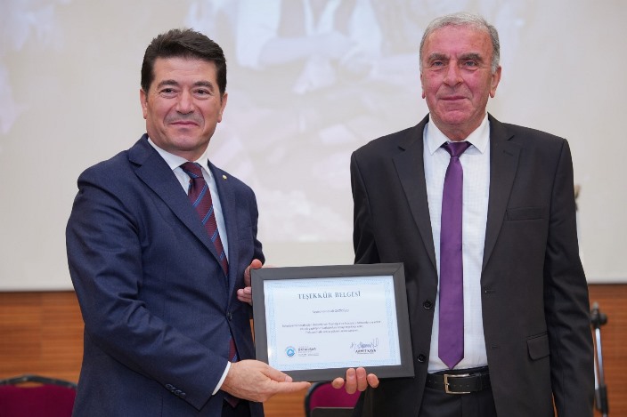 aa033305-c0fa-42b4-9cdd-263ae604df40