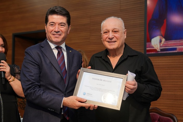 fcce16a1-483a-40e9-9310-adee0105919b