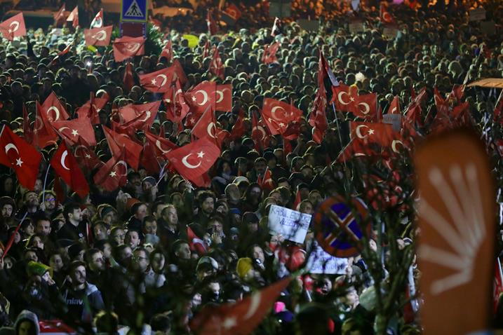 1742505112_sara__hane____k__nc___g__nde_de_doldu_ta__ti__3_