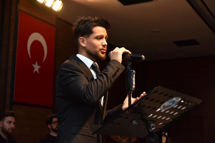 990bdbe7-1459-43f5-aadd-ed66a87e2b41