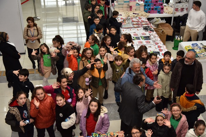 c9f03ade-0af0-411a-9c25-e97e19e67ee4