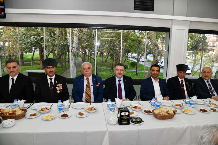 ef631f33-073b-4e47-8a0c-c74bbaea62a8