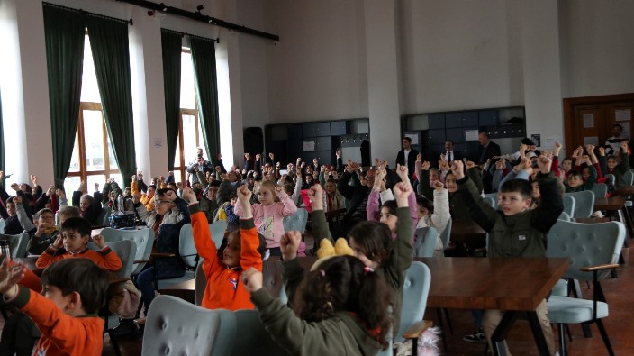 f68e77b0-7848-408d-be76-149d8c8618a7