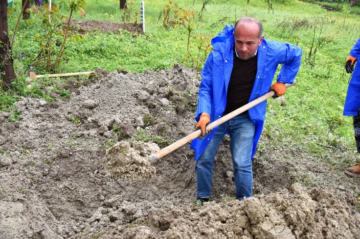 f885eb95-4643-4776-a049-e403d888e6c9