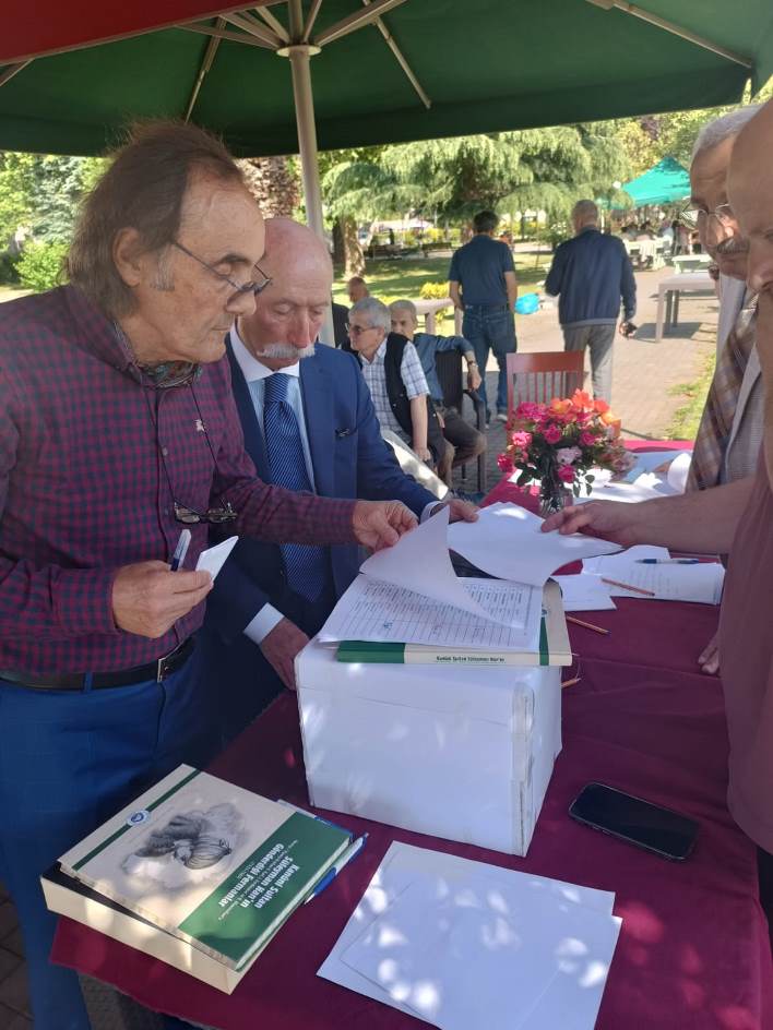 07e6addc-be4f-43e1-95f1-0e8305cd8aa5