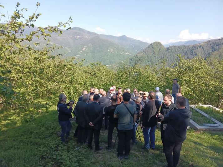 18293cf1-e154-4249-8458-436e8eccf21d