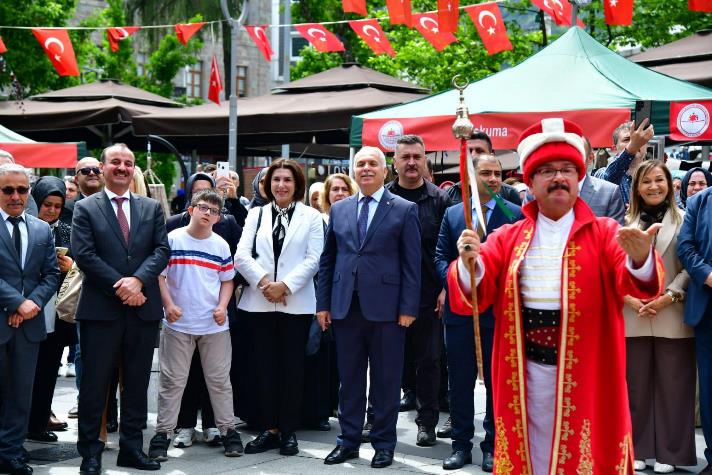 2f73d60a-d756-495a-9e47-7b268ccf0c15