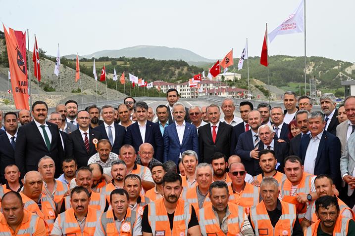 545d1def-af7b-4b5c-a300-4a49870d2270