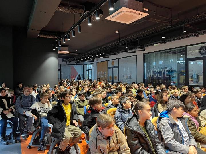 63ff1ae5-1b04-4778-bcad-d8b1c530b2f2