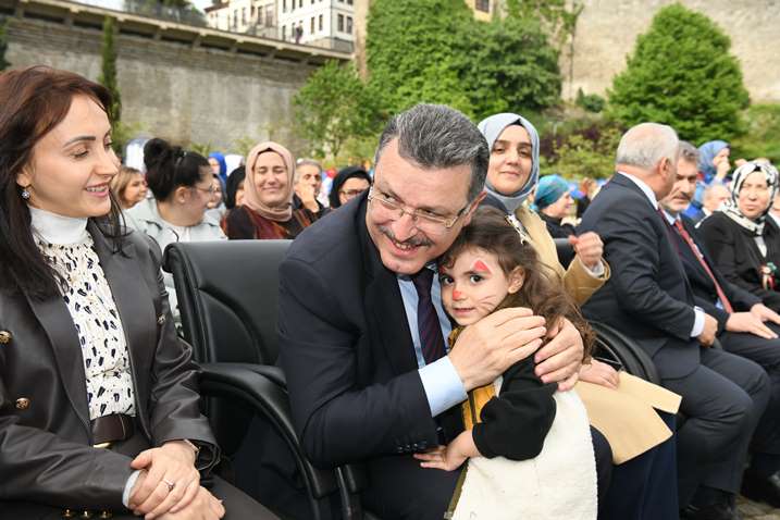 b2c38e3d-1d98-43d5-9e9d-d12af62766cb