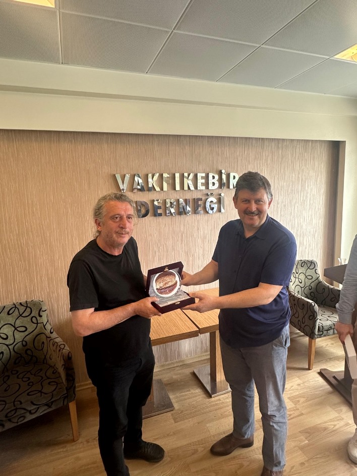 e1b15fa2-6932-4895-8491-d25551a102b8