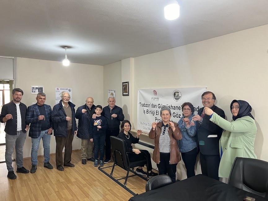 e551b624-66fc-4a41-8a7a-689cf6ec2c46