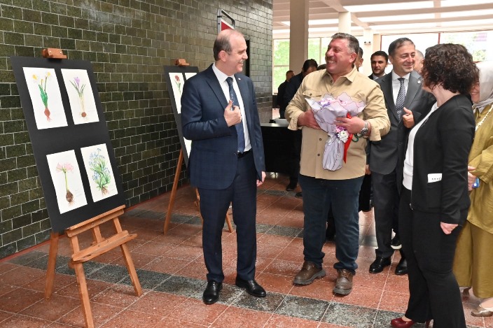 e71cd3d6-32ef-46f7-bf76-34dc13ba4f0c