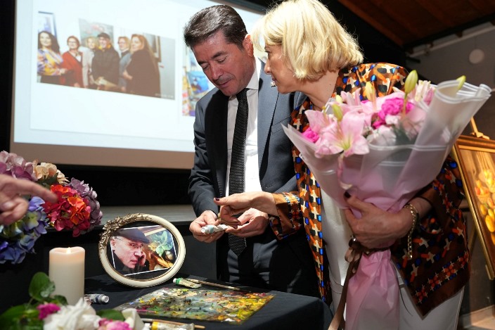 e809fb79-64c8-4e68-a946-7d6148cbe7ba