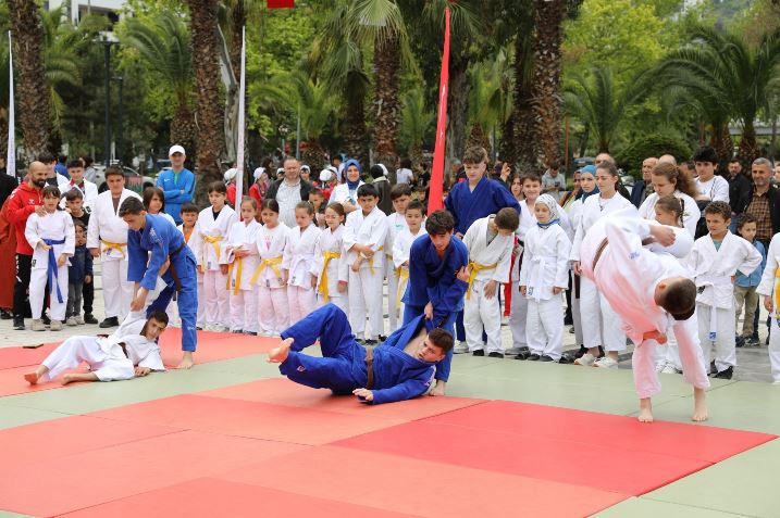 e97c9b24-685a-4fe7-a39e-54811faf1bdd