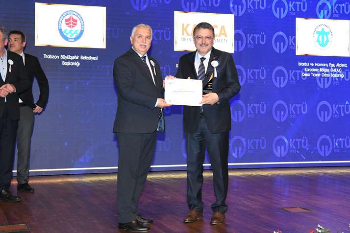 f306169f-0f98-4253-b4a6-75b265820dde