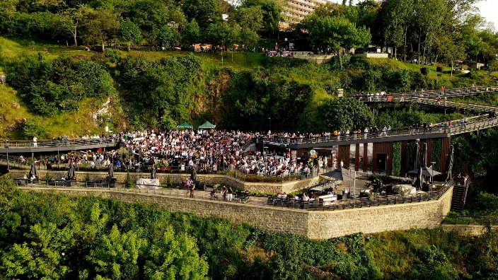 f4b4ade7-2f76-4252-9cf2-25e9236da837