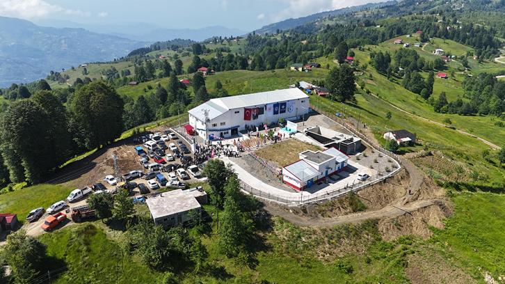 ee71b3e4-88b3-4d01-9d4c-447ac3cefa40