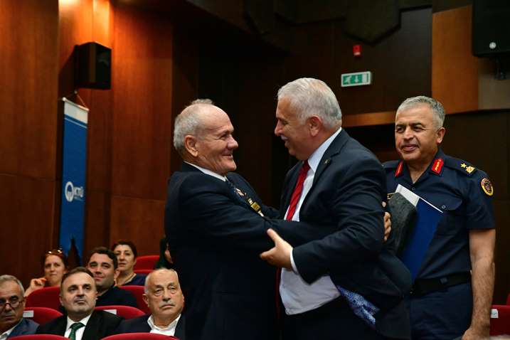 74b84269-1e75-46e0-a420-12a4b35f826d