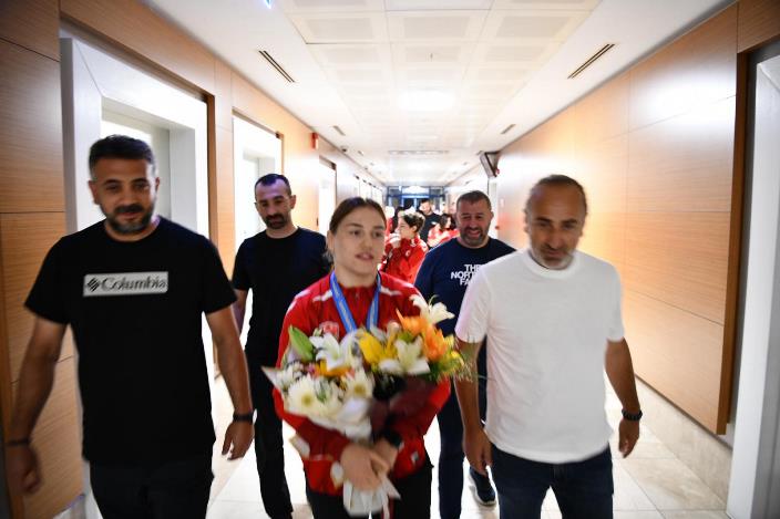 32bf64b7-c84c-43a1-bff6-760d2f43aa53