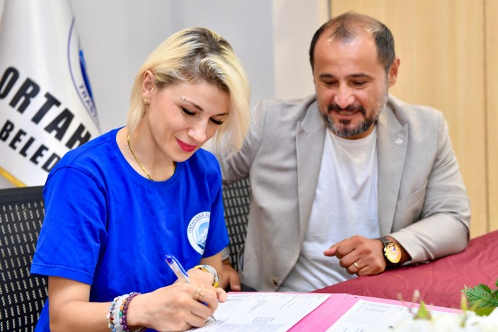 7b04033a-aa0c-4fb4-aa77-052ef77c05da