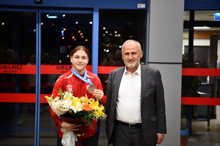 c35dbf0c-56f3-4c21-a469-ecec3f7135b6