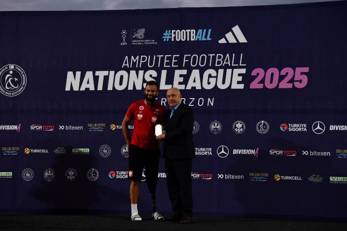 8fb479e3-a337-4d8e-a230-c00b22b0204d