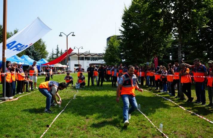 d7e10ed6-c813-4b4a-9069-d9e9fc0c5372