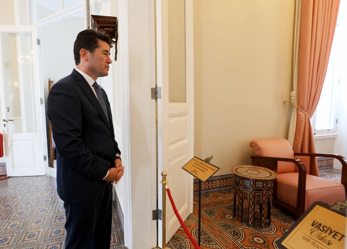 e3594371-a389-4b98-b3fc-cd459e721225