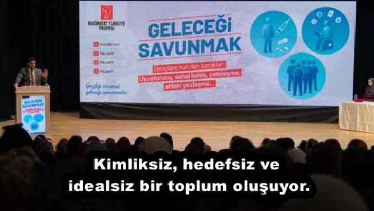 Kimliksiz, hedefsiz ve idealsiz bir toplum oluşuyor.