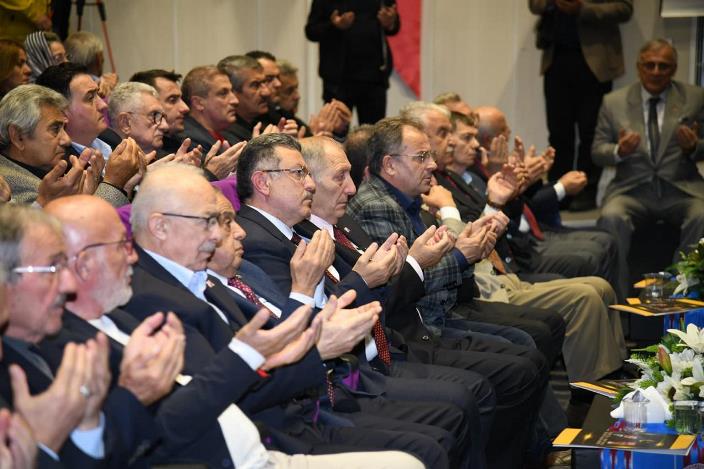 db381b1c-4651-4366-94a0-f163aae9b5a9