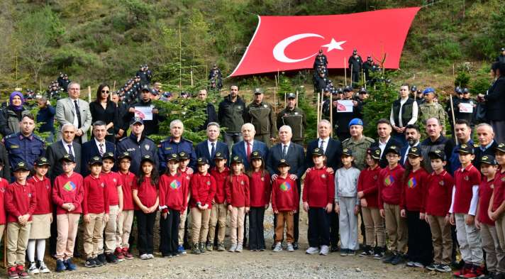 d8e60572-e700-4083-aad3-371d9dbd83dc