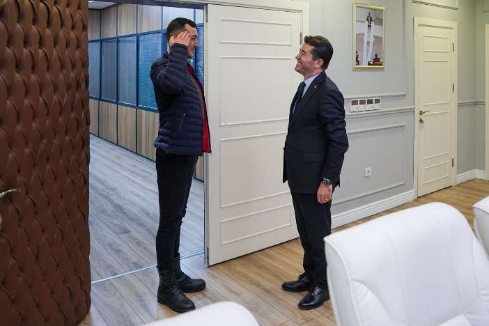 1662645e-ef1a-4564-847e-aaac5d81d31b