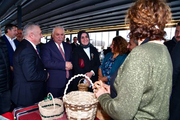 2b4bd14c-8b5e-4e02-a466-919979f0c18b