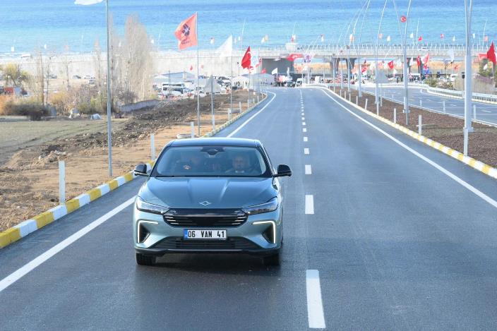 4f2ef8aa-a50a-4e13-8f16-2f730e1a580a