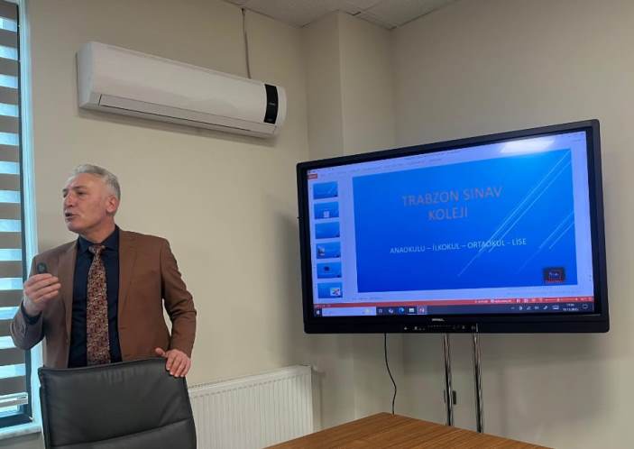 7b890939-39d2-4c94-b108-ec2e1859a35e