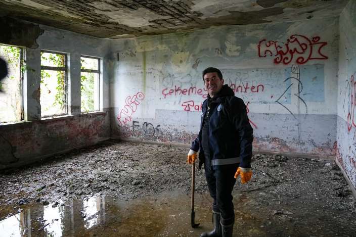 97b946ac-696b-4778-b445-295da81de23e