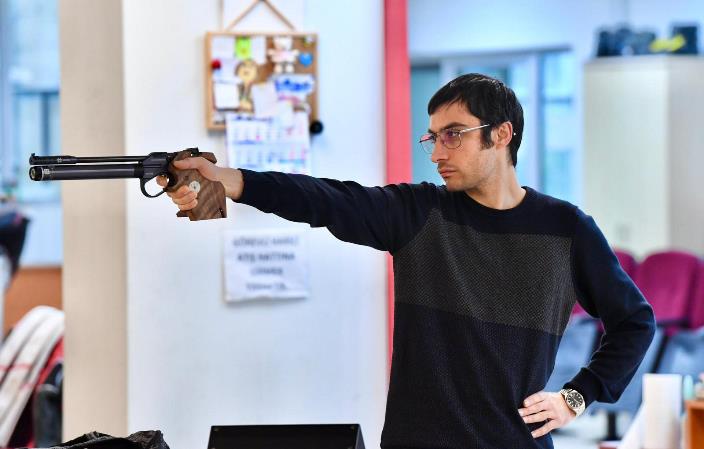 a4b7472b-26a1-41de-9076-0cbe887af4db