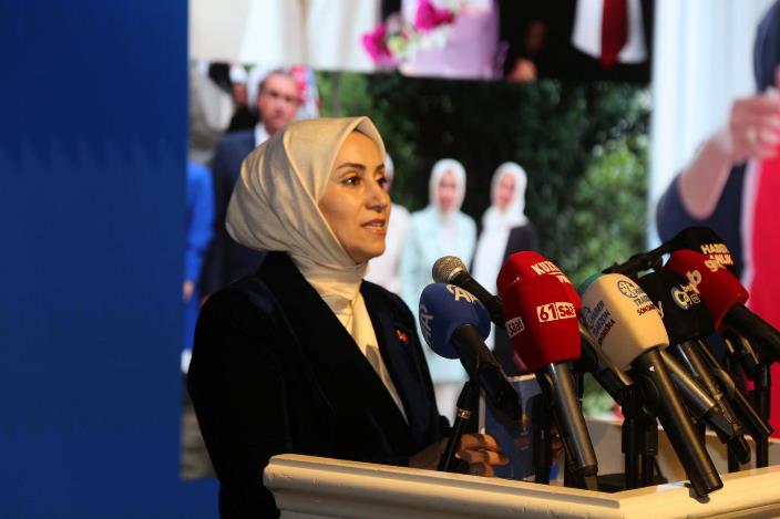 0f2df678-a1ae-426a-8426-8d92d4b50aa1