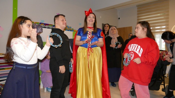 a94dc9f6-2832-4a08-b7a1-c87e09d1b413