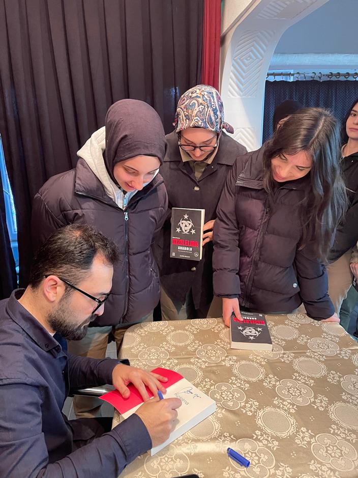 b19c035a-818b-4880-a470-f788272ac24e