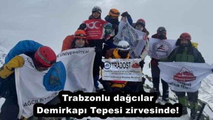 Trabzonlu dağcılar Demirkapı Tepesi zirvesinde! 