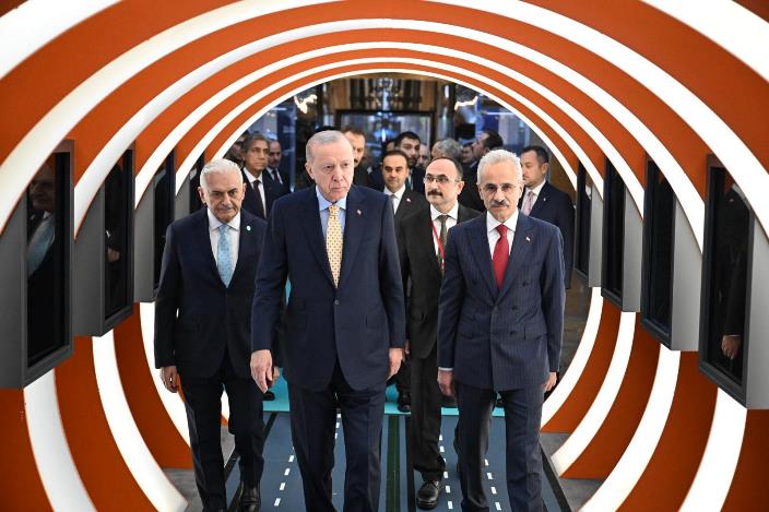 203e226f-c5a4-4c34-a251-88182beef598