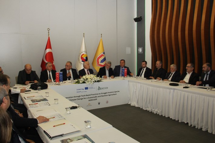 8927e700-0f4d-406d-a797-22ab96a80fc2