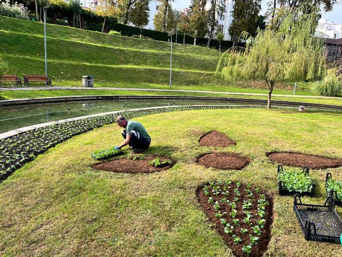 e80d9bd1-448b-4c9d-b09c-5b3c6f687f63