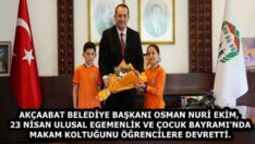 AKÇAABAT BELEDİYE BAŞKANI OSMAN NURİ EKİM, 23 NİSAN ULUSAL EGEMENLİK VE ÇOCUK BAYRAMI’NDA MAKAM KOLTUĞUNU ÖĞRENCİLERE DEVRETTİ.