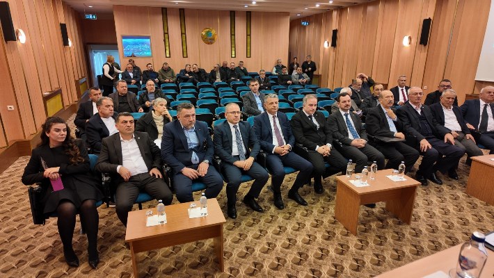 f493bb11-b150-4fb8-a92d-d47ad153d49c