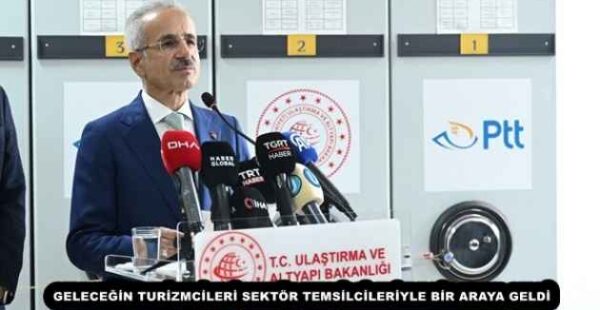 GELECEĞİN TURİZMCİLERİ SEKTÖR TEMSİLCİLERİYLE BİR ARAYA GELDİ