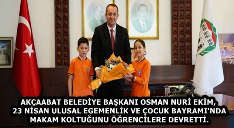 akcaabat_belediye_baskani_osman_nuri_ekim_23_nisan_ulusal_egemenlik_ve_cocuk_bayrami_nda_makam_koltugunu_ogrencilere_devretti_h58134_3310d